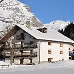 Flora Alpina Apartments-residenza Verdebjo 公寓 *